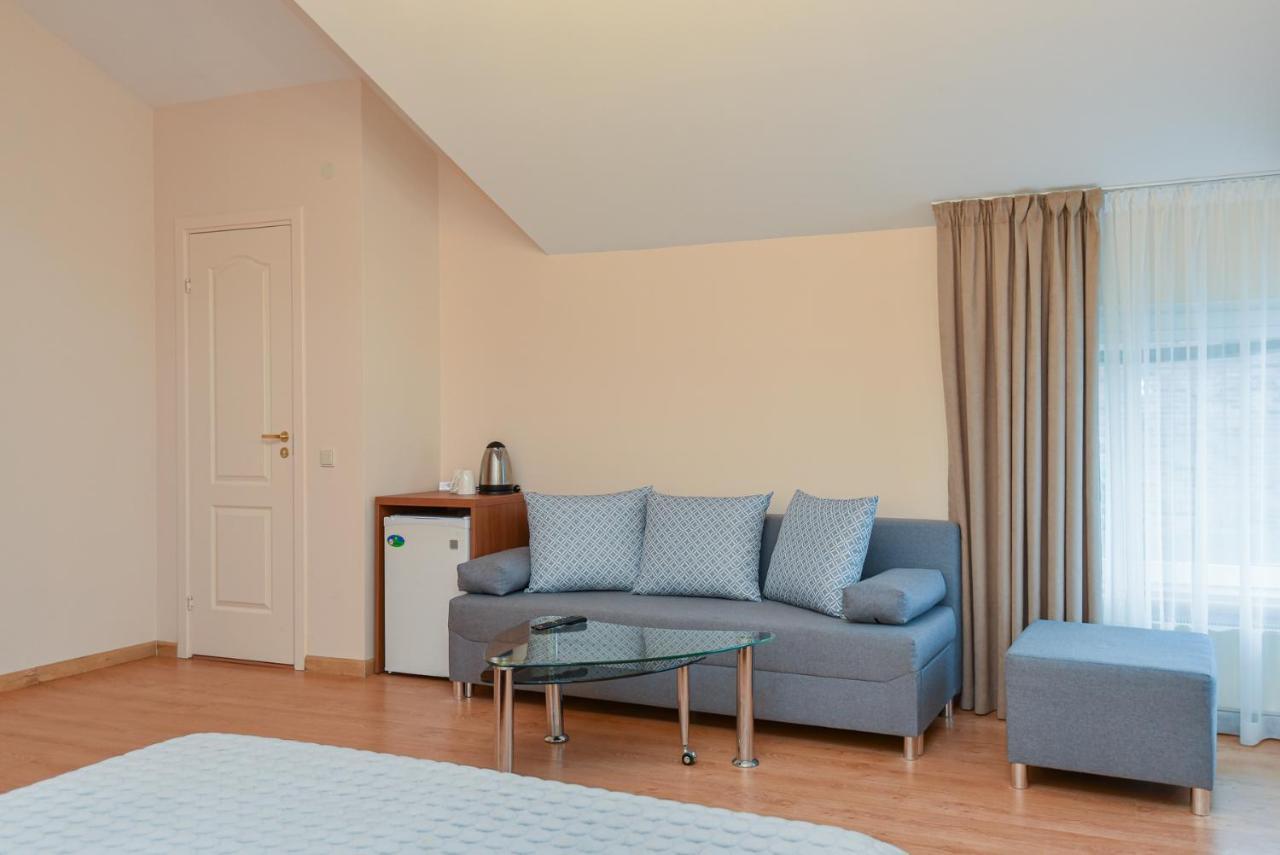 Tako Baras Hotel Klaipeda Bagian luar foto